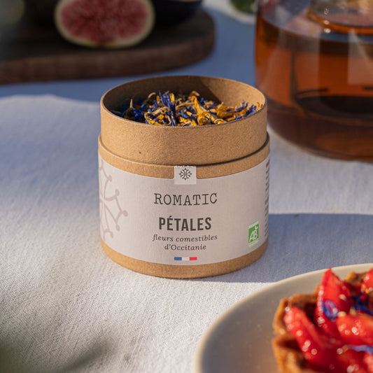 Pétales – Fleurs comestibles bio – photo lifestyle sur table