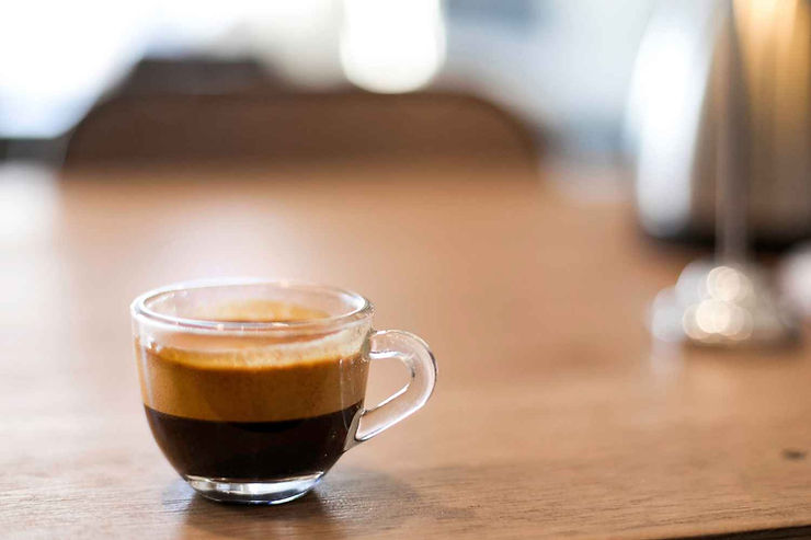 Tasse de café sur une table