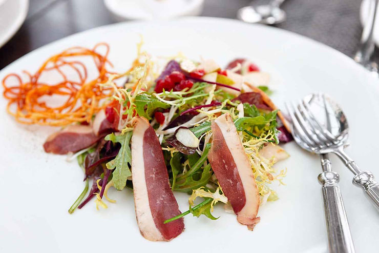 Tranches de magret séché en salade