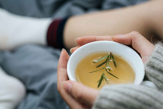 Tisane bien-être dans une tasse